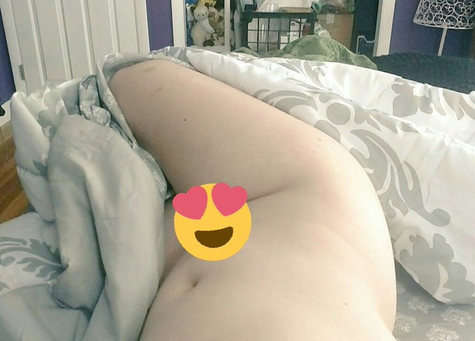 good morning 🤗 https://t.co/pSenQbmRem<a href="/tag/nsfw"class="tags"><span>#nsfw</span></a><a href="/tag/camming"class="tags"><span>#camming</span></a>