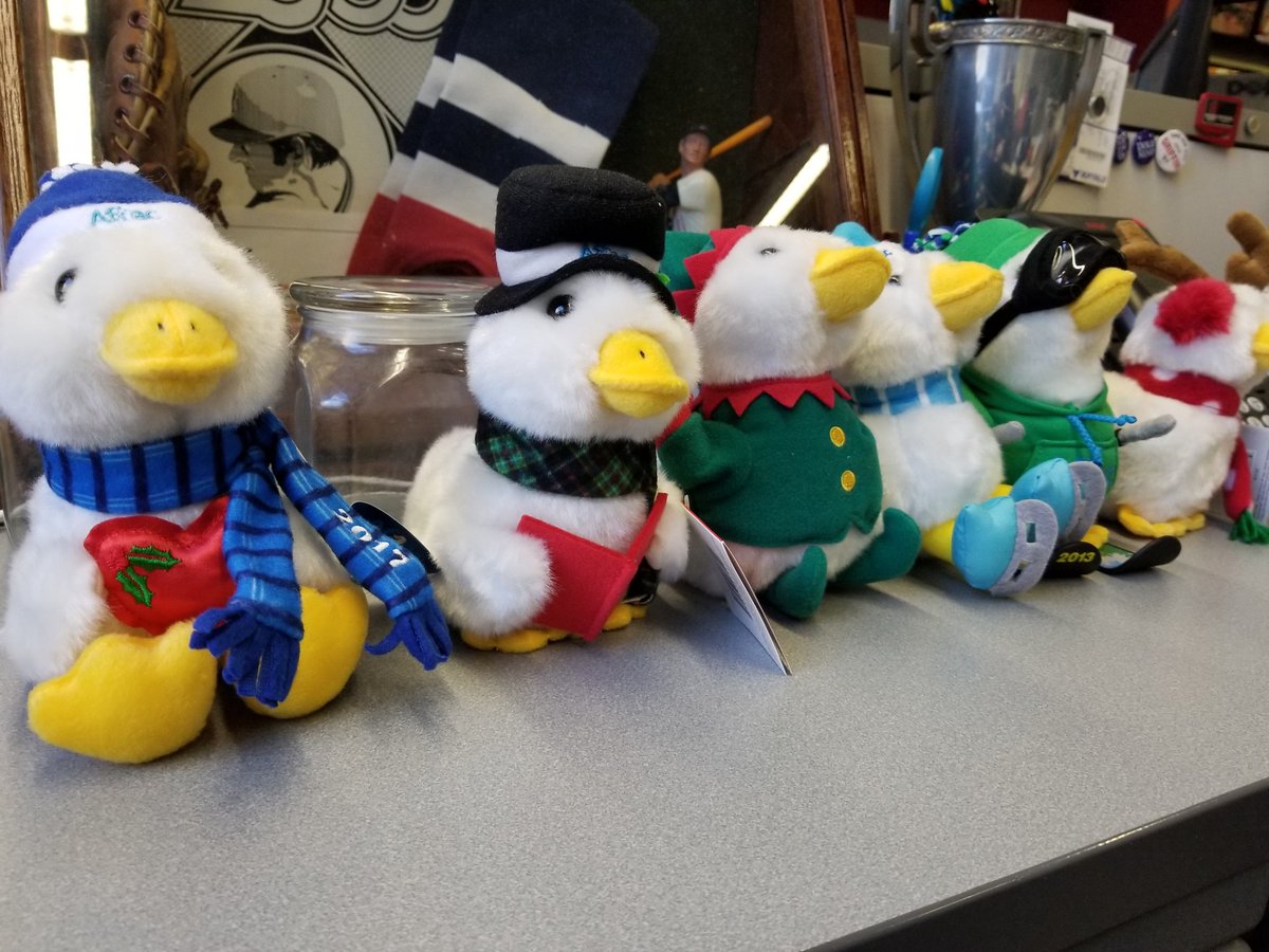 Steve_Brown_TV's tweet photo. #DucksInARow
Thank you so much #JonSullivan for the new @aflacduck. Hope you had a Merry Christmas and here's to a Happy New Year. https://t.co/VWyXD8bupa