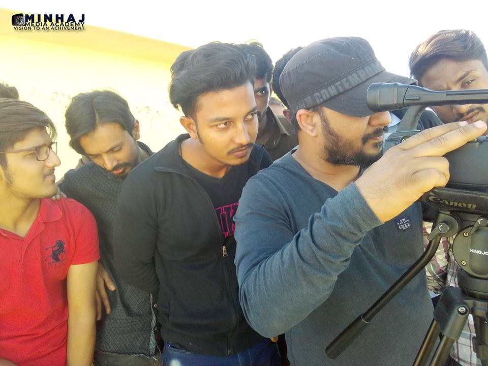 MinhajAcademy's tweet photo. Workshop "Camera &amp; Lighting" Outdoor Practical Session #MinhajMediaAcademy https://t.co/9XJ7S3fau9