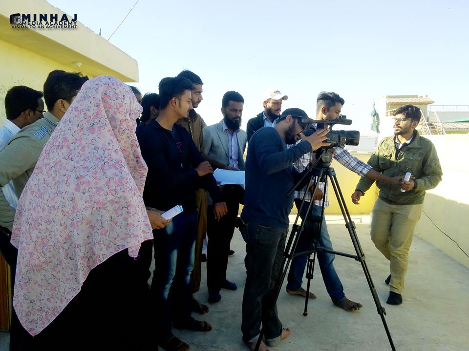 MinhajAcademy's tweet photo. Workshop "Camera &amp; Lighting" Outdoor Practical Session #MinhajMediaAcademy https://t.co/9XJ7S3fau9