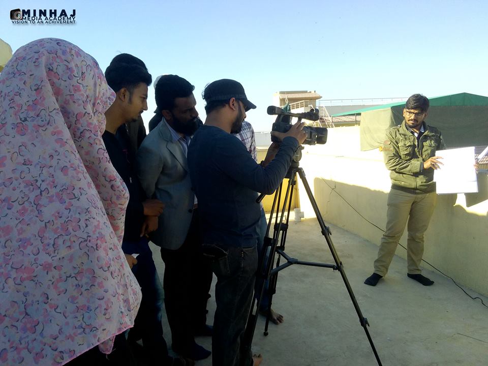 MinhajAcademy's tweet photo. Workshop "Camera &amp; Lighting" Outdoor Practical Session #MinhajMediaAcademy https://t.co/9XJ7S3fau9