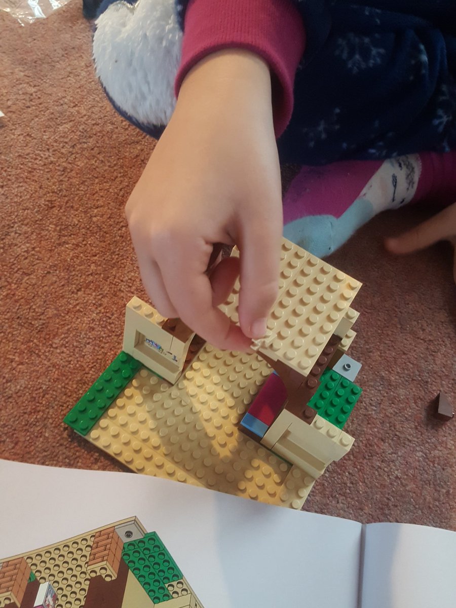 MissTongeDT's tweet photo. After a wonderful fun filled Christmas day only one way to spend boxing day! #familytime #destech #youngbuilders #pjsstillon https://t.co/yURevN3jpL
