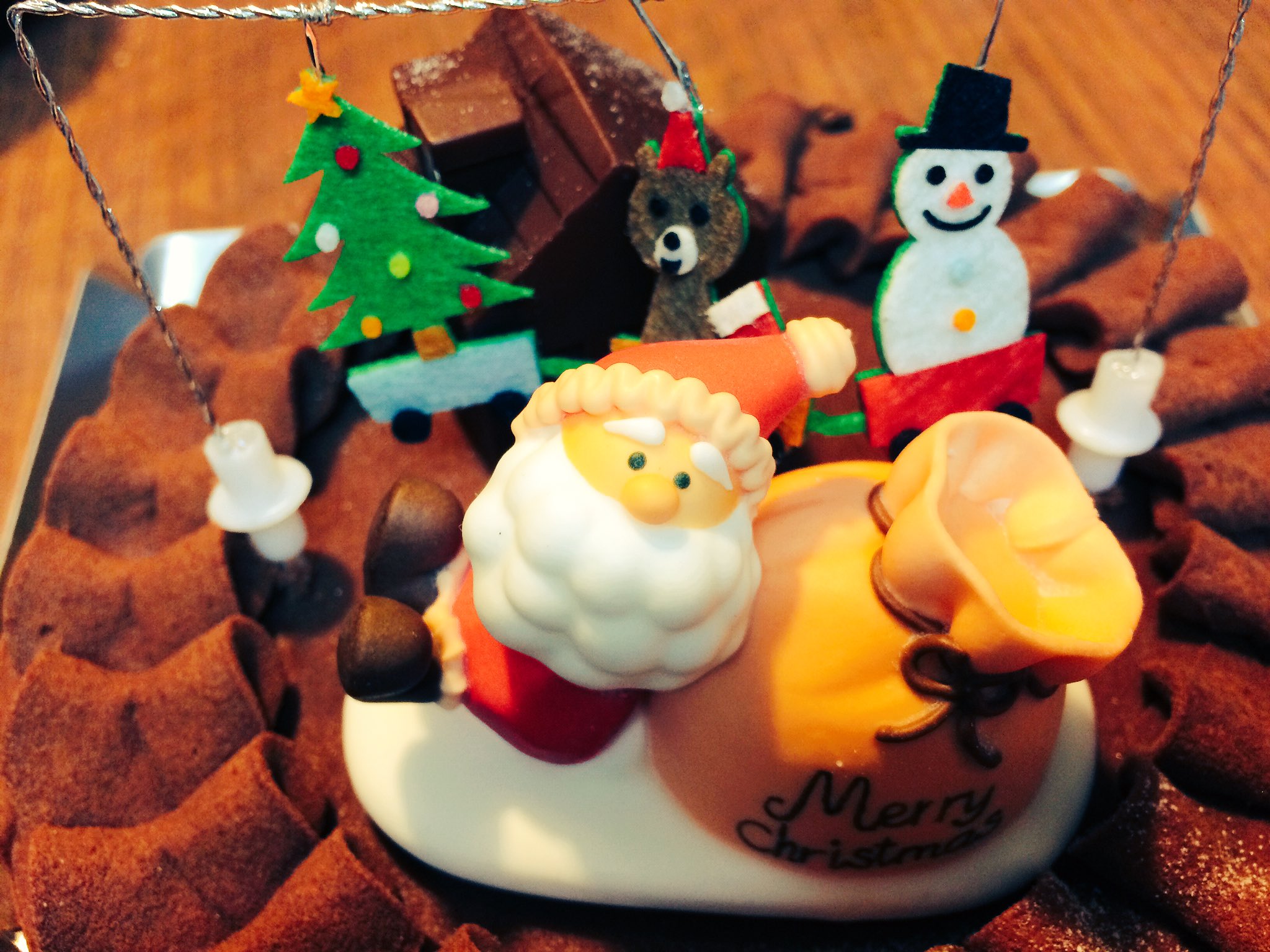 Uzivatel ボーノbuono 山形イタリアン Na Twitteru 今年のクリスマスケーキ シベールさんのチョコレートケーキ ガナッシュがビターで美味しかったです 飾りもかわいかった 山形市ボーノ シベール チョコレートケーキ