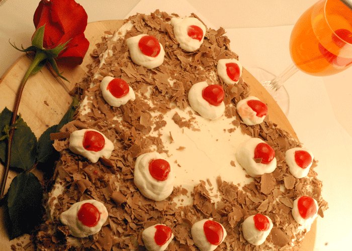 vahrehvah's tweet photo. BLACK FOREST CAKE
https://t.co/8u5M7f4Sa6
#vahrehvah #vahchef #ForestCake #Cake #Easy #tasty #foodies https://t.co/fR1ZedwODE