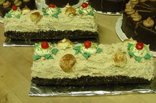 OPEN until 4pm #ChristmasEve in #GermanVillage! Get your LAST MINUTE #HolidayTreats! juergensbakery.com #Columbus #ohio #cmh #GermanBakery #Cookies #ChristmasCookies #Stollen #Lebkuchen #Gingerbread #Springerle #Cakes #Tortes #expcols
