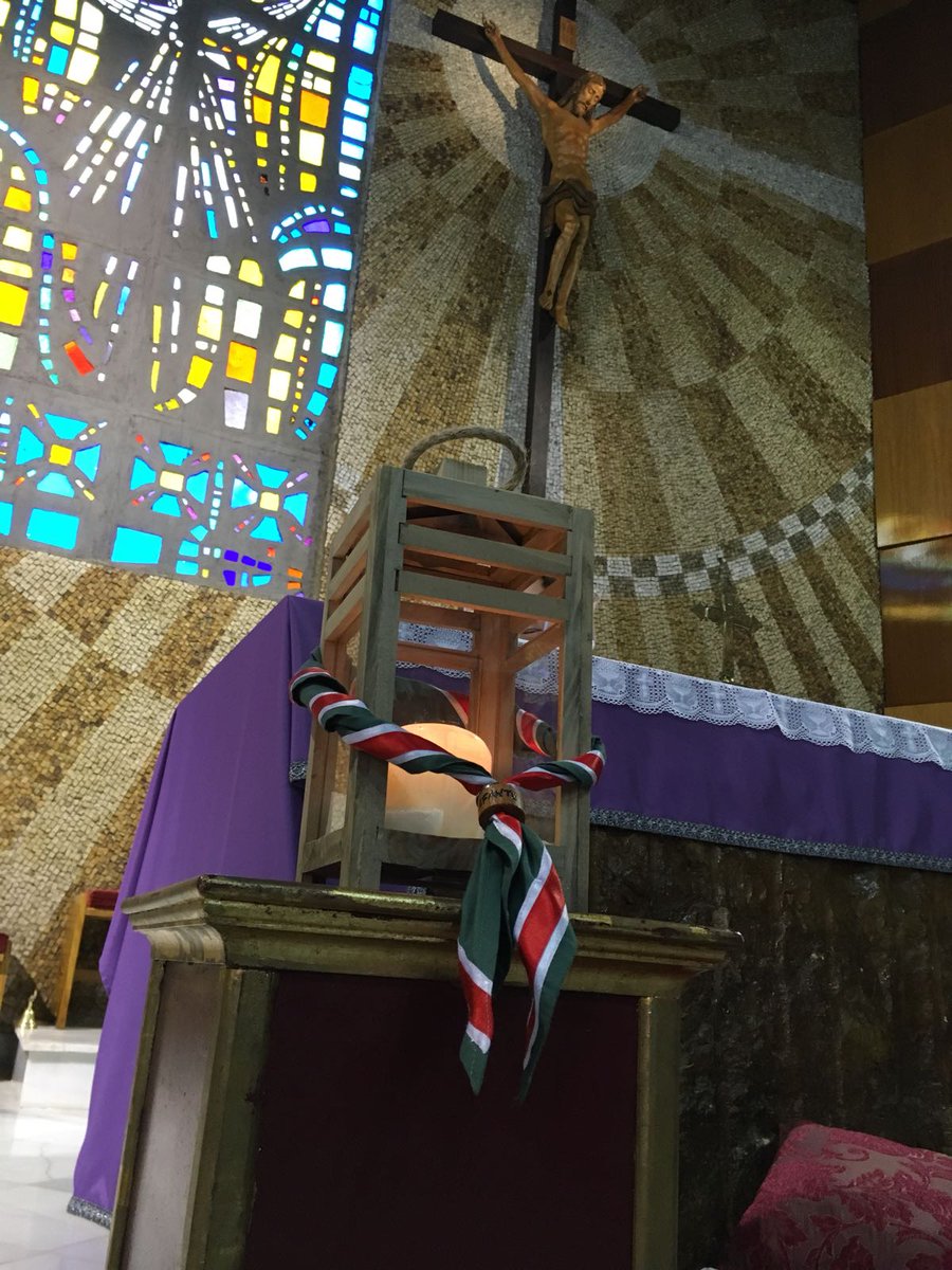 Ya brilla la Luz de la Paz de Belén en nuestra parroquia y en muchos de nuestros hogares. “Señor, se mi luz, ilumina mi noche” #gsiluvatar #entodoamaryservir #scouts