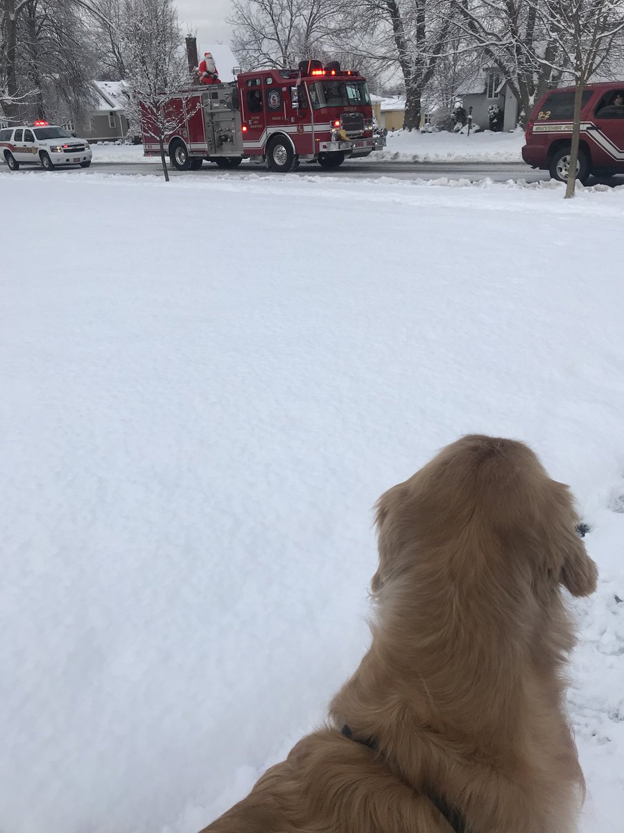 aboehm11's tweet photo. Santa’s in the neighborhood!!! #mrtucker https://t.co/LDj1sgX9LJ