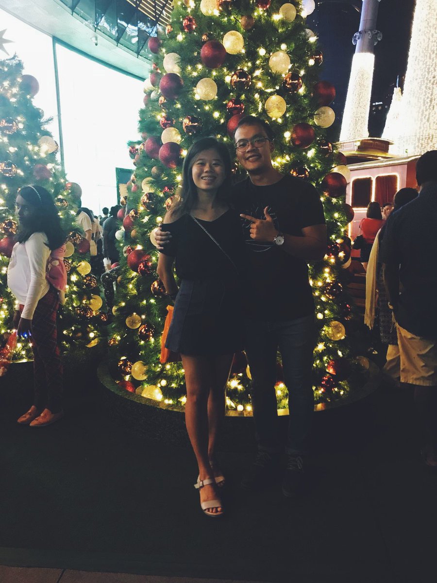 iampei_'s tweet photo. I know I will never get lost in the crowd as you will always hold me tight hehe.  Merry Christmas! 🎄💕 https://t.co/DATMBZNHx1