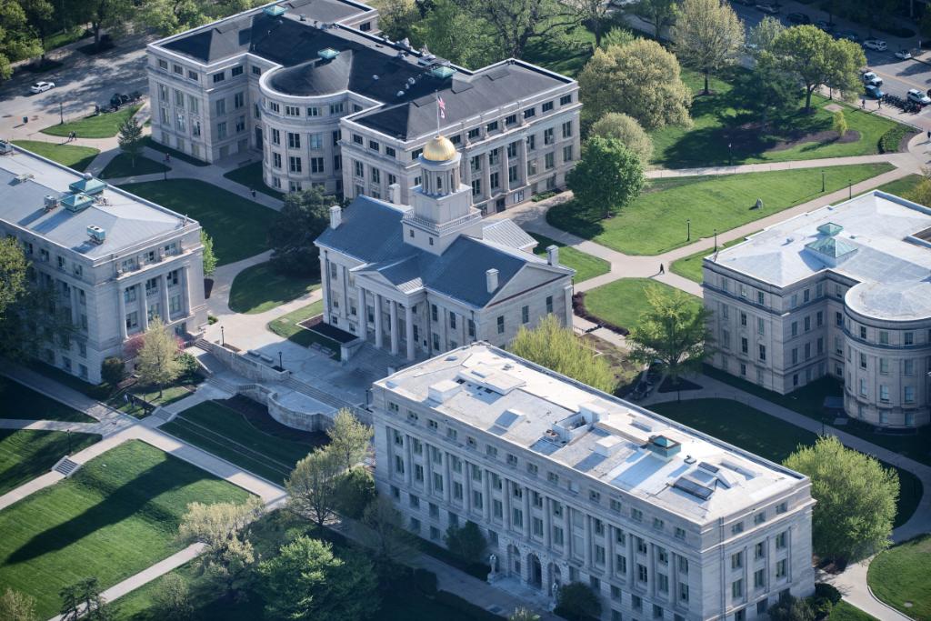 uiowa's tweet photo. #IowaCity ranks as the #2 place to live in America, according to @ParadeMagazine: https://t.co/y8A4xyGeMU 💛⚫️💛 https://t.co/4dgBBhJG6y