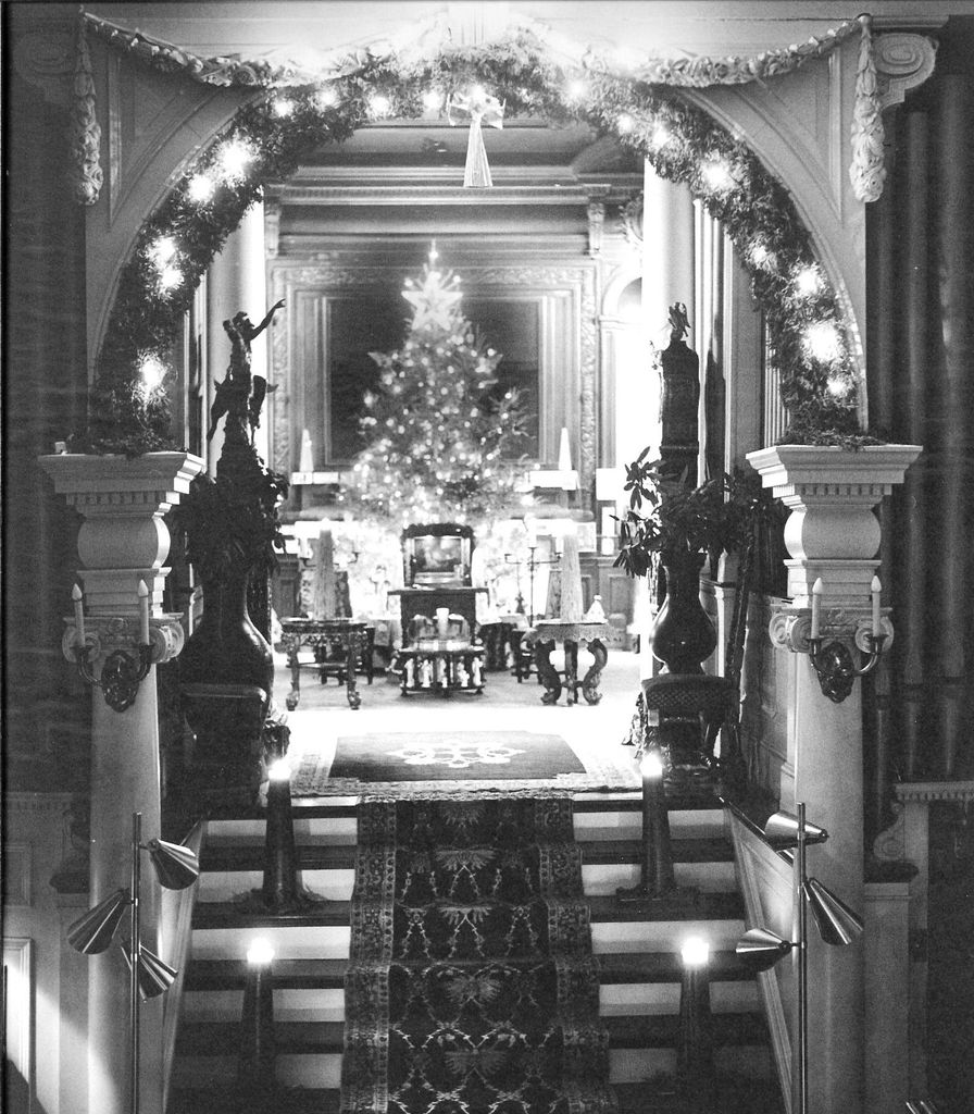 We like to rag on the rich as much as the next prole, but you gotta admit: they know how to glam up the place! 
(Christmas in the Mansion, c. 1940)