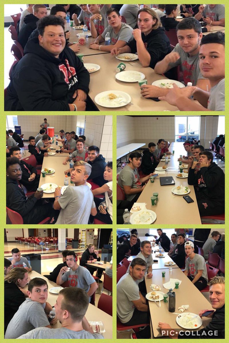 Moon_Football's tweet photo. HAPPY HOLIDAYS from our big family to yours!! ❤️🏈🐾 #BrothersForLife #OneBigFamily #ItTakesAVillage #GettingReadyFor2018 https://t.co/mo35aCmRa7