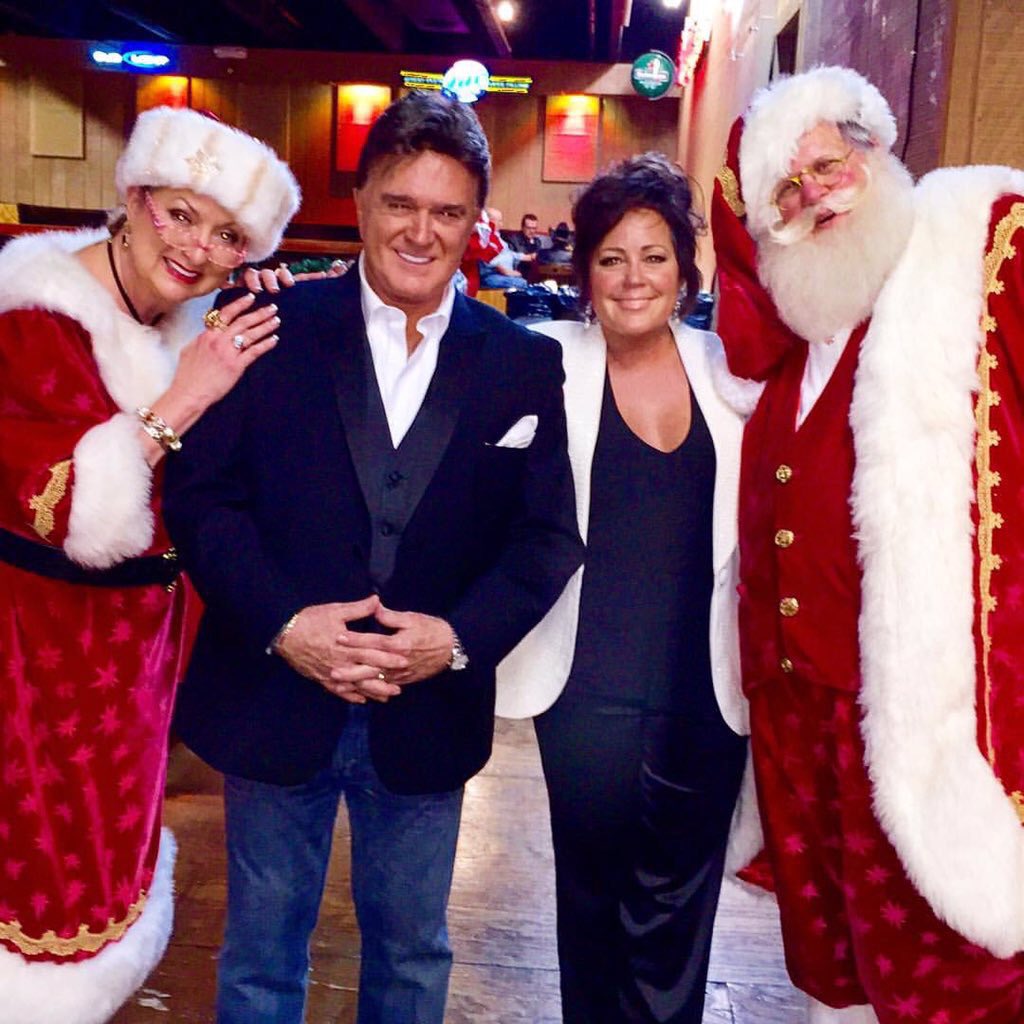 TGSheppardmusic's tweet photo. .@TGSheppardmusic 
“MERRY CHRISTMAS” to all of you from Kelly &amp; myself. https://t.co/QQgyzXg57r