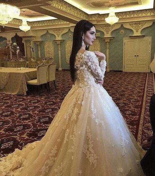 ephiiark1's tweet photo. #Chechenya #Bride #Stylish #Beauty #Wedding #Whitedress #Kavkaz 
👰🌺 https://t.co/itTWqmXc8A