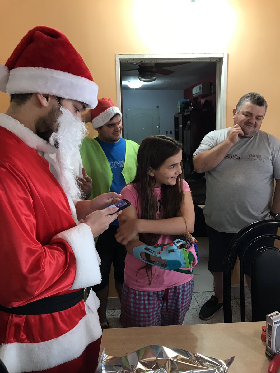 Floxie10's tweet photo. Gracias @ginotubaro y @TheAtomicLab por dejarme compartir este momento tan emocionante en una fecha tan especial como hoy. Aguante la #Navidaton! Aguante Ustedes. Son muy grandes. Feliz navidad ❤️🎄 https://t.co/rejZBGBwyq