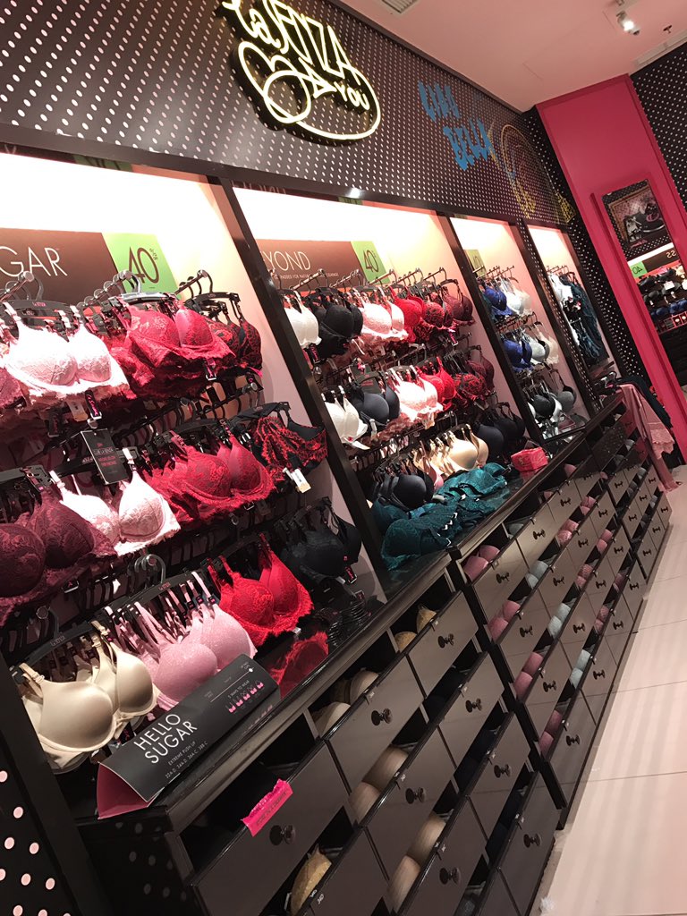 بتدلع اليومً😉💙