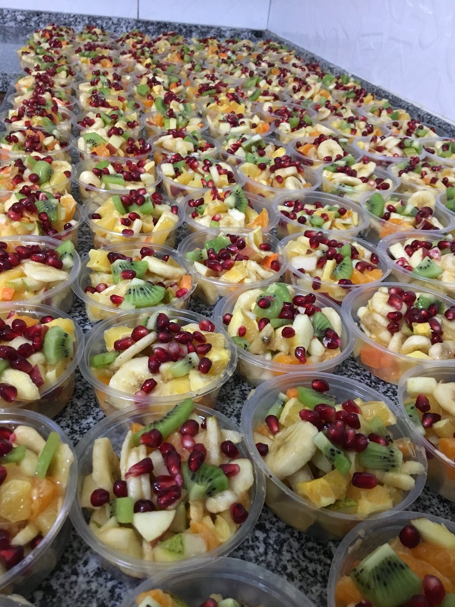 Soğuk Kış günlerinde vücudun direnç kazanması için en güzel seçim meyve salatası 👍👍👍🍎🍐🍌🥝🥕🍊🍏 #sağlık #meyve