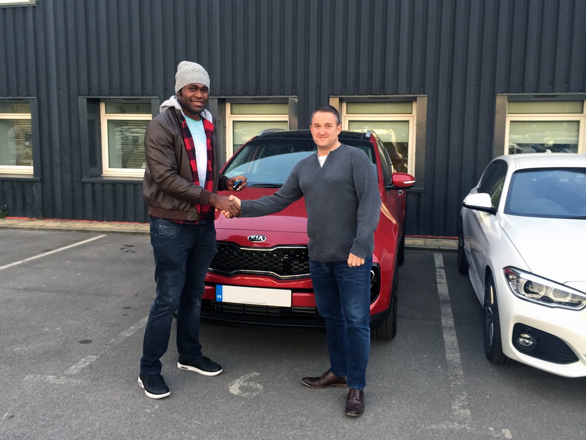 DriveEVOGO's tweet photo. Christmas came early for these happy customers, coming to collect their new KIAs from our #sheffield office🎄 including @domcrosby and @ratuniyarawa_a , hope you're loving the new cars! @SaintsRugby @wolvesrl #goEVOGO https://t.co/1Bqo9Qgu8M