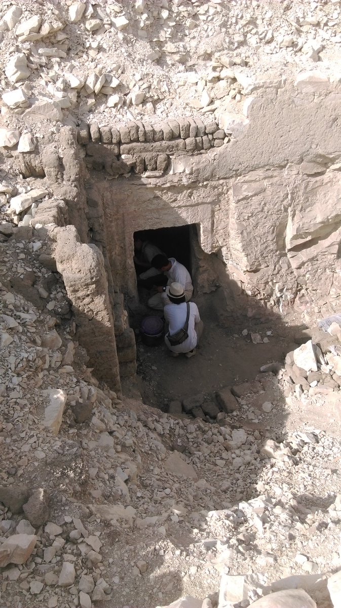 Paco_Almanzor's tweet photo. Tumba recién excavada https://t.co/K1B6RUxzDY