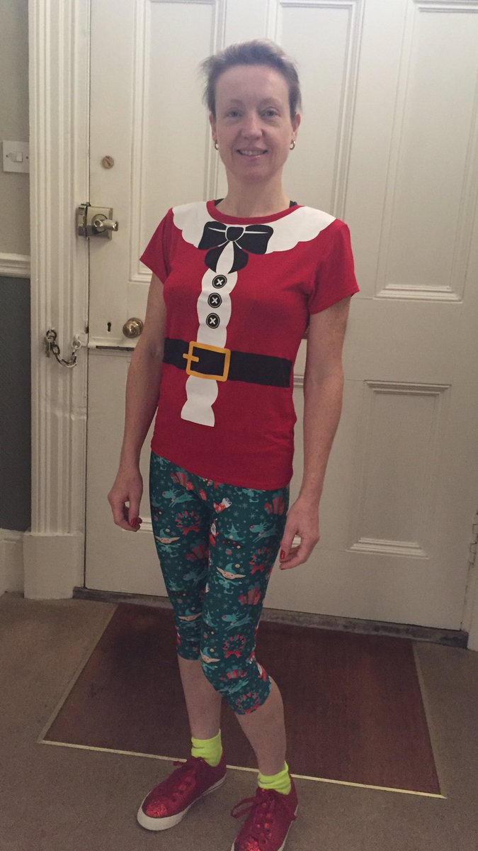 melissas8mpson's tweet photo. Xmas Outfit @TikibooFitness #FestivePrintCapri for #ChristmasWeek #ChristmasEve #Sunday @NHNorwich @NuffieldHealth #BodyConditioning #BodyAttack @bodyattack #ClassWorkOut https://t.co/laSWYlH7Yb
