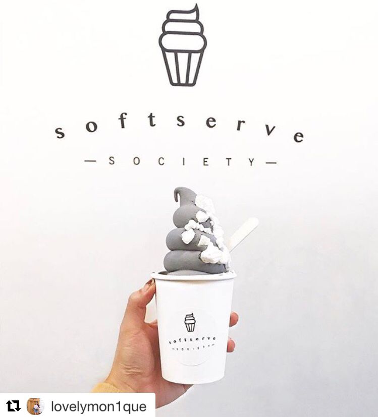 Softservesociet's tweet photo. Have a warm and toasty Christmas Eve! https://t.co/IBlxlvynIi