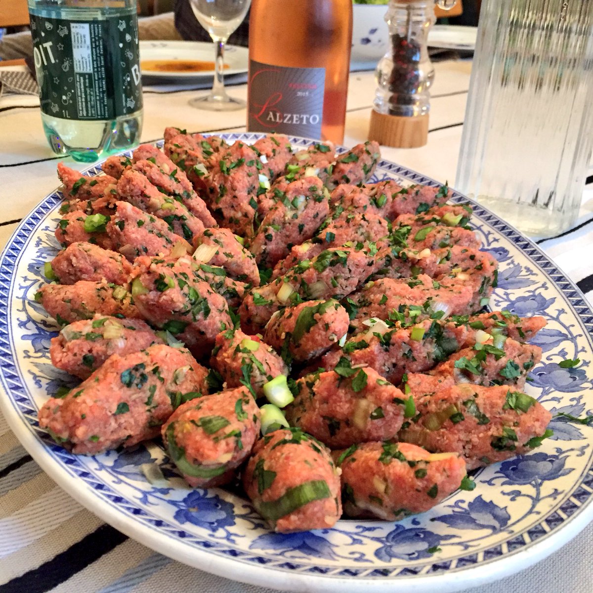 A On Twitter Incursion Dans L Univers Culinaire Du Pere Noel