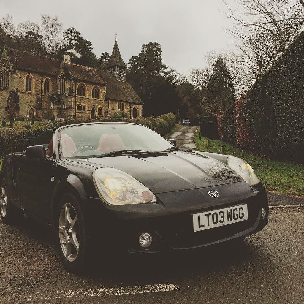 timrodie's tweet image. Had my twice-yearly bout of unstoppable hiccups. Went for a quick drive in this - muddy greasy roads = concentration = no hiccups. Yay #didntcrash #christmasdrive #mr2 #toyotalife #mr2roadster #midengine #rwd #notcrashing #themacosofdrives ift.tt/2ppFhM7