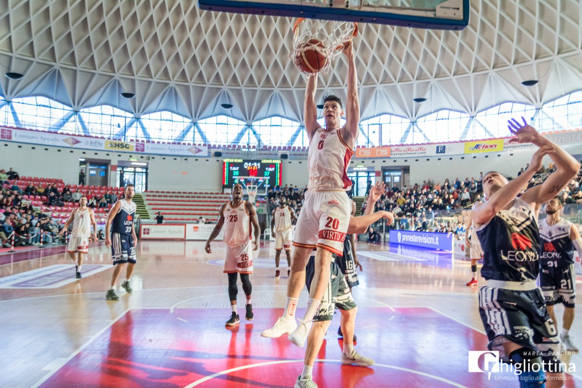 #Basket, per la <a href="/VirtusRoma/">Virtus Roma</a> gioia di #Natale: @eurobasketroma domata nel derby 88-79 goo.gl/M1vngk #VirtusRoma #SerieA2