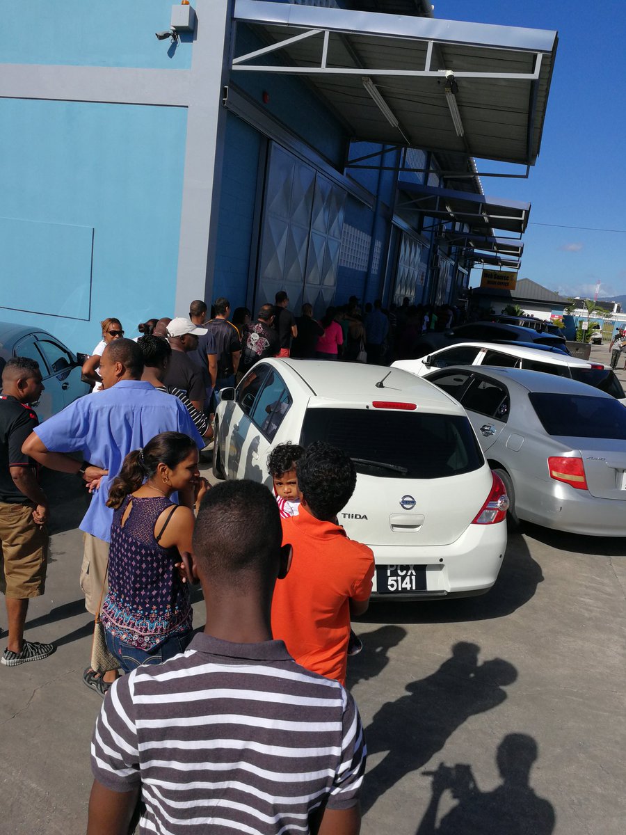 Francmyster's tweet photo. Telling signs of the TnT market....
#websource #Trinidad https://t.co/59VCj8EkPn