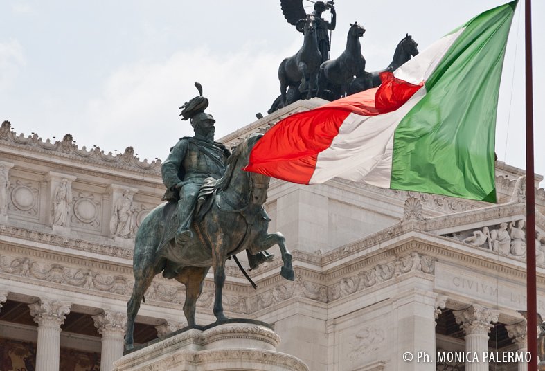 militarynewsita's tweet photo. La redazione di #MNFI augura #BuoneFeste a tutti i militari in Italia e all'estero, e alle loro famiglie
@SM_Difesa @ItalianNavy @Esercito @ItalianAirForce @_Carabinieri_ https://t.co/P8uADp7jrI