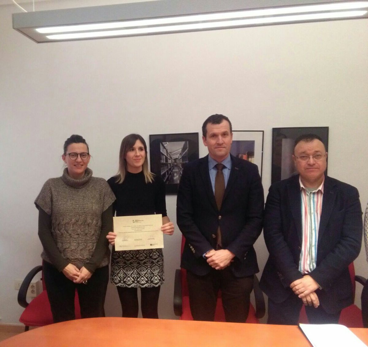 TresTossals's tweet photo. Orgullosos de Sara, cuyo TFM recibió el premio de la @UA_Universitat en la categoría de responsabilidad social. Gracias a @RestEcol_UA por todo! https://t.co/jf0EwvWjKd