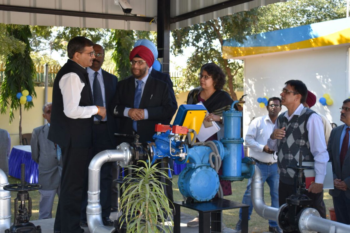 1st time on Indian Rlys - Rly Diesel Installation under Total Fuel Mngt System commissioned at #Jaipur. Built &amp; operated by <a href="/BPCLimited/">Bharat Petroleum</a>, it saves >2 cr in daily inventory costs (product ownership transfers only on actual fuelling of loco) and >50lakhs in annual staff costs
