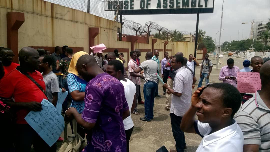 Godiyabitrus10's tweet photo. @whyte_cleon Pay us our end of service benefits as you promise us in your employee hand book otherwise we will keep asking for it @FirstBankngr @whyte_cleon @FBNPayUsOff @TijjaniYusuf17 @Kemkay20 @idriscoco @olurantiadewoye @olajyd001 @azeezolayiwola8 @morak4u2003 @channelstv #FBNPayUsOff https://t.co/yFQ0mU6F5m