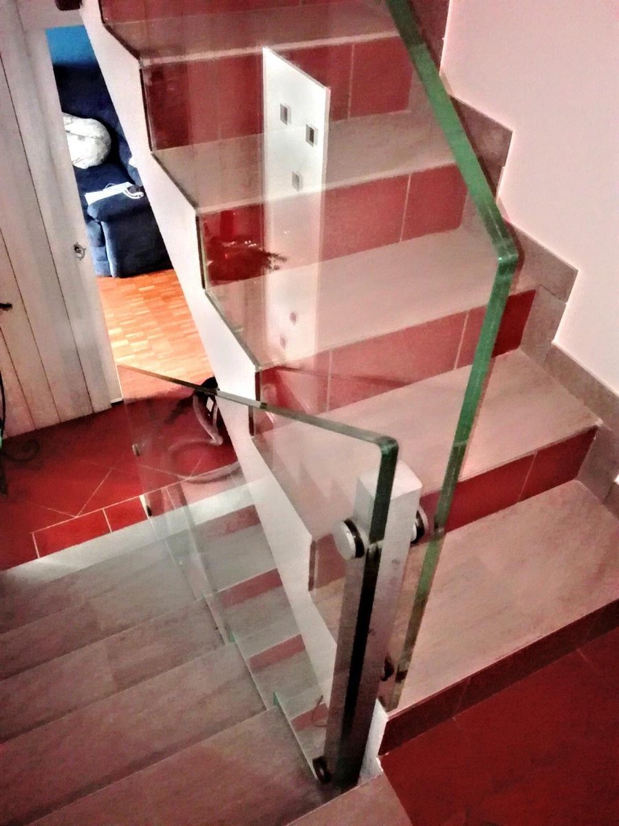 DantePontone's tweet photo. • Deltametal di Quartino • Parapetto in vetro extrachiaro tagliato a forma della scala • . ..Stay Tuned by JaDa Solutions 😉 #deltametal #quartino #jadasolutions #scala #parapettoinvetro #contone #locarno #locarnese #igerswiss #sottoceneriticino #ticino #minusio #ascona https://t.co/znN7WKej8g
