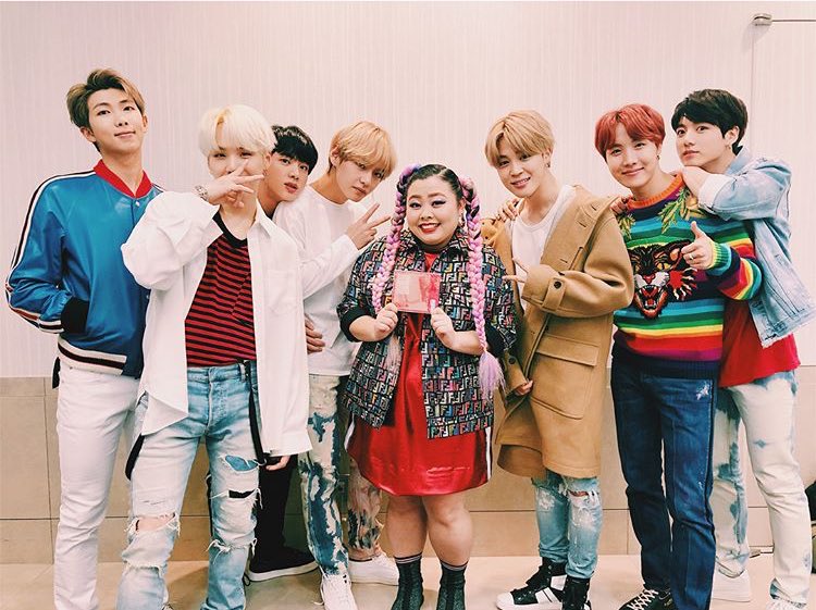 bts_140918's tweet photo. 渡辺直美さん Instagram

その髪は本当ですか？と聞かれていいえ、嘘のです。と言ったらホッとしてたそうです。 https://t.co/2P4RmcQhEA