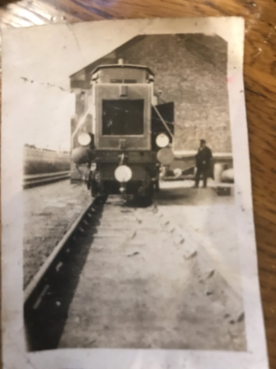 Any train geeks following me? Can you date this ish? Name the engin type