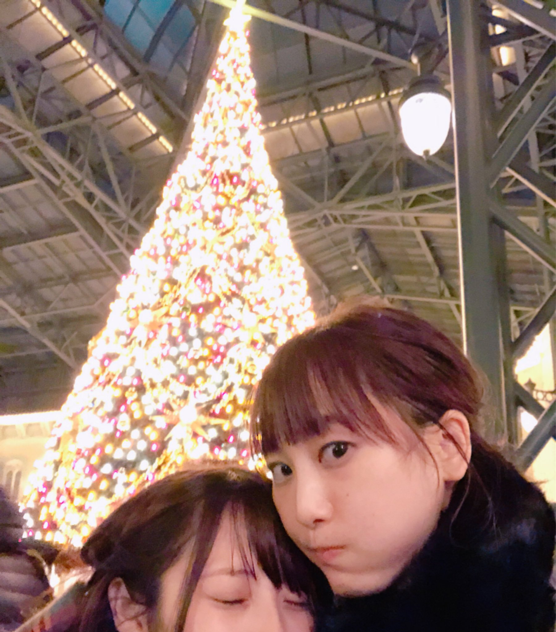 松井玲奈 最愛の彼女と高柳明音とイヴデートしてきました ギフトオブクリスマスに感動し エレクトリカルパレードは何度見ても胸を打たれます ココアを数億年ぶりに飲んだけど美味しいね でもしばらくいいや ディズニーは子供の頃から傍にいてくれ