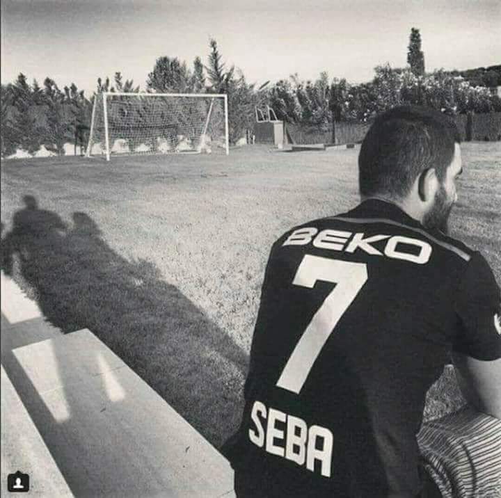 2000Muto87 tweet picture