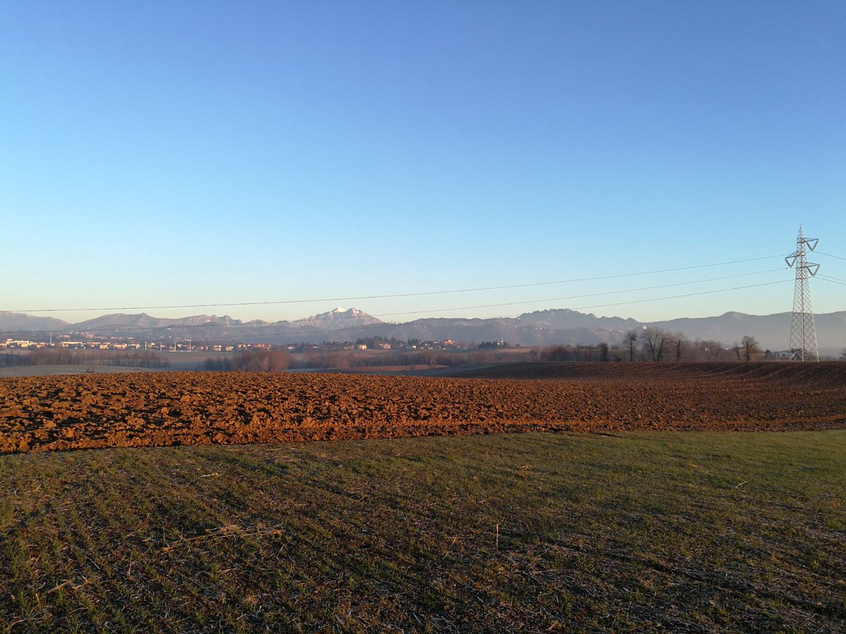 MarB76's tweet photo. Buon Natale dal GS Correzzana!!! #iocorroqui #correzzana #amici #maimollare https://t.co/DCGA1FEPWx