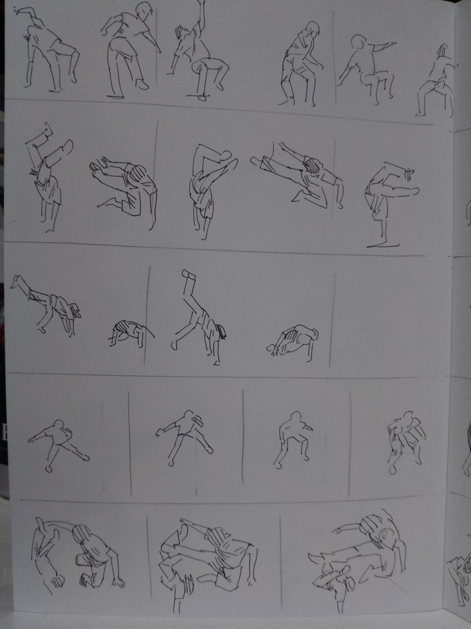 やすり En Twitter ポーズ集 模写 アクション 飛び蹴りを避ける やすり En Twitter ポーズ集 模写 アクション 飛び蹴りを避ける