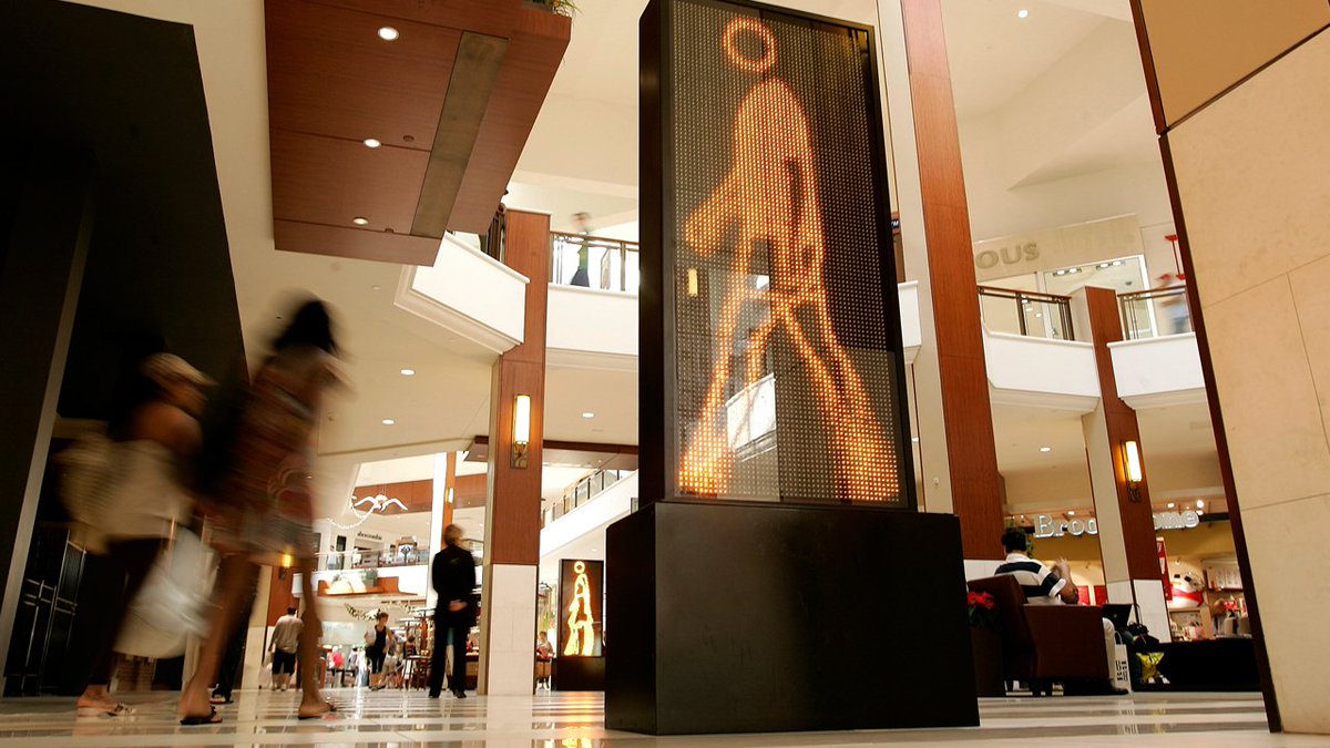 Aventura Mall reopens after shooting scare shut down shopping center bit.ly/2BK14Ur https://t.co/JYB1i1nzte