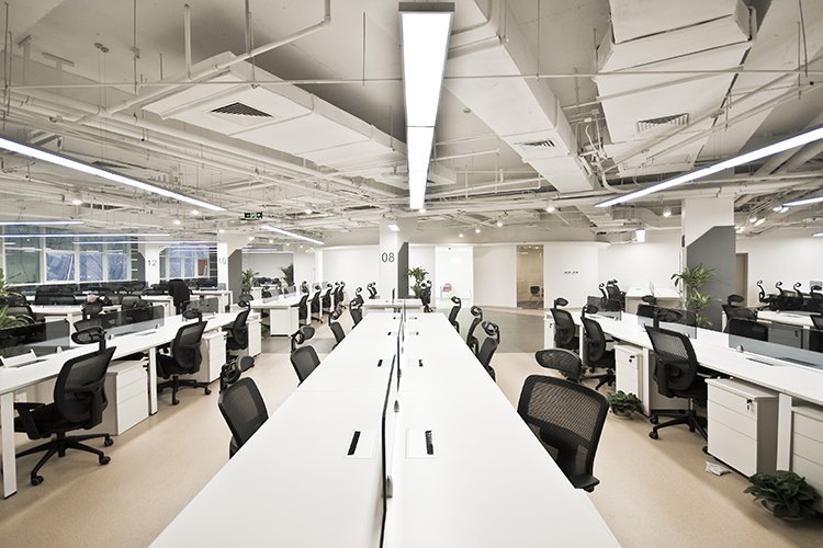 JLLTrends's tweet photo. What happens to the office when everyone leaves for #Christmas? Read more to find out. https://t.co/8hLfpsXA3r https://t.co/hkfhWRdxXt