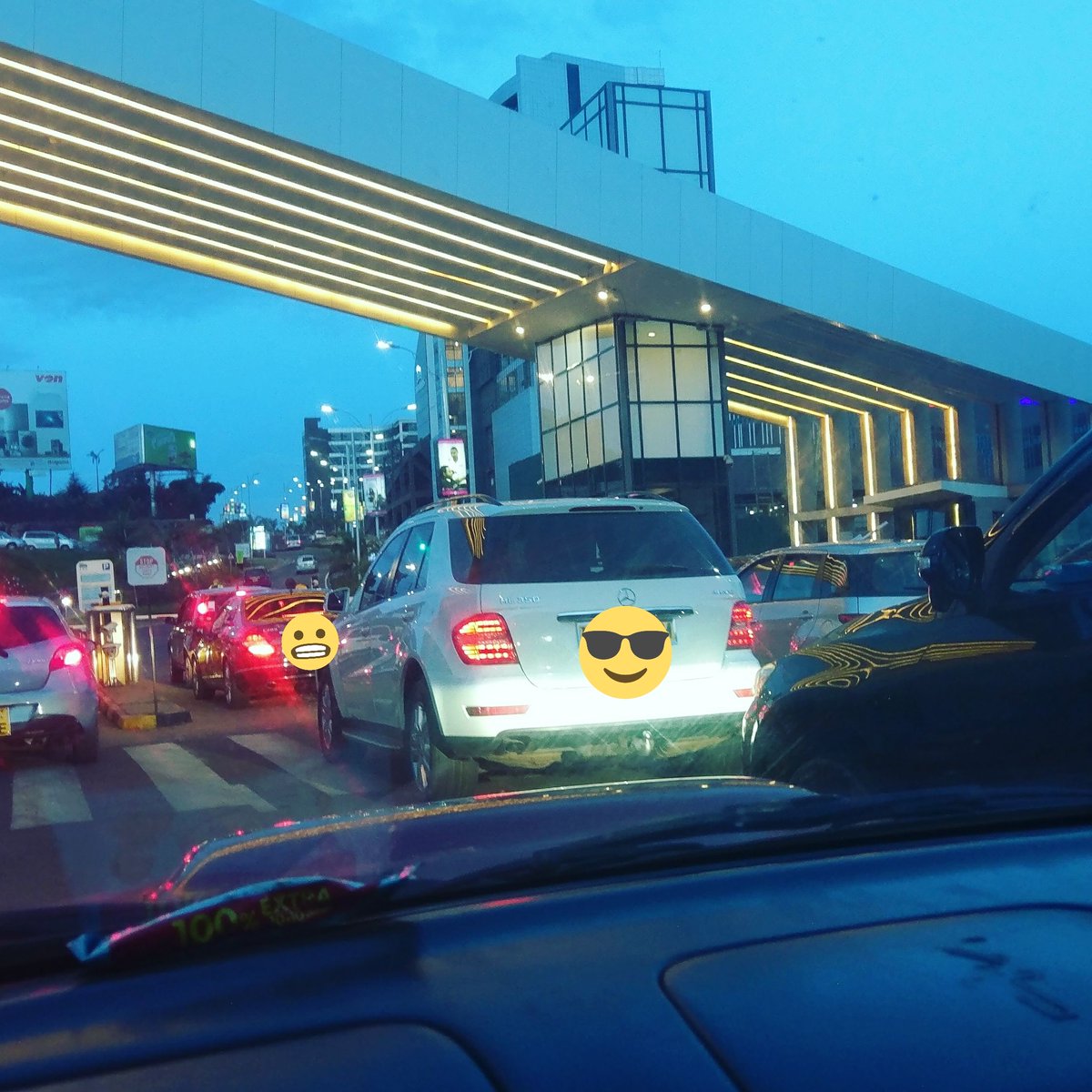 TwoRivers_KE's tweet photo. All roads this Xmas season lead here. 
We're waiting with arms wide open!

#12DaysOfAKenyanXmas #TwoRivers12DaysOfXmas

View more: https://t.co/3OPtwxmSA5 https://t.co/Bnya3zdjhh