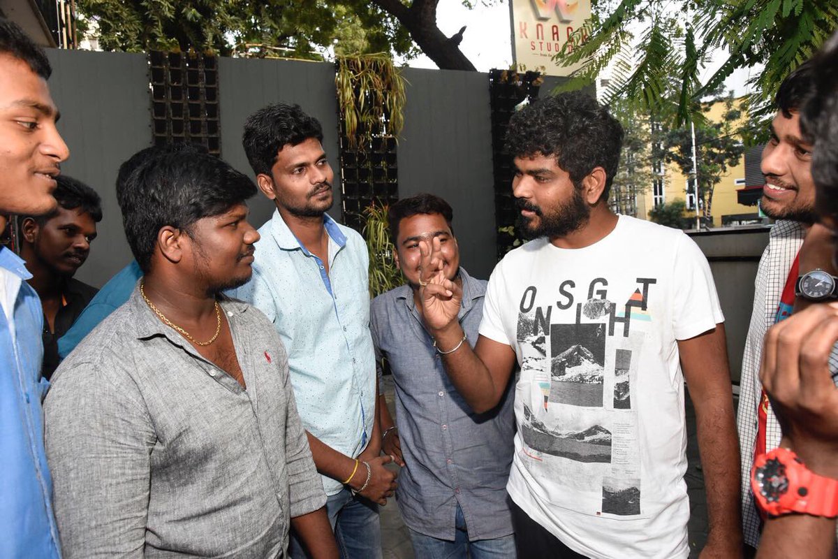 VP_Ofl's tweet photo. #ThaanaaSerndhaKoottam #FDFSTicket Launched By Our #AnbanaDirector @VigneshShivN 😍🙏 #NorthChennaiSFC 😎 @Suriya_offl @StudioGreen2 
பொங்கலுக்கு சேர்றோம்! 😍❤️
#TSK https://t.co/pQiWFJeBQz