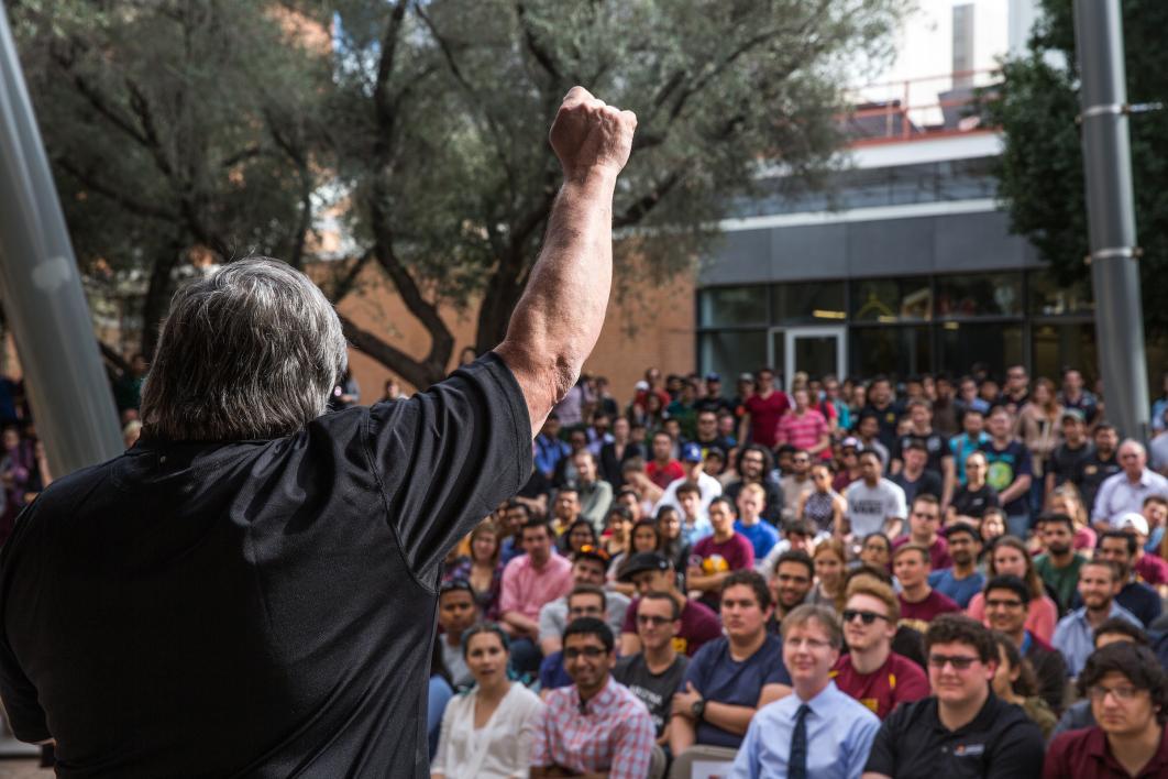 #ASUYearInReview: Apple co-founder Steve Wozniak visits Tempe campus, telling students if they create products they 'desperately want,' they will succeed ow.ly/tuXD30hoYt8