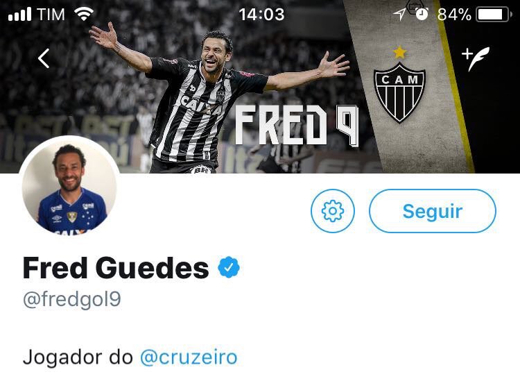 Oledobrasil's tweet photo. Fred mais perdido que o Muralha em decisão por pênalti. https://t.co/R51WYlGkBy