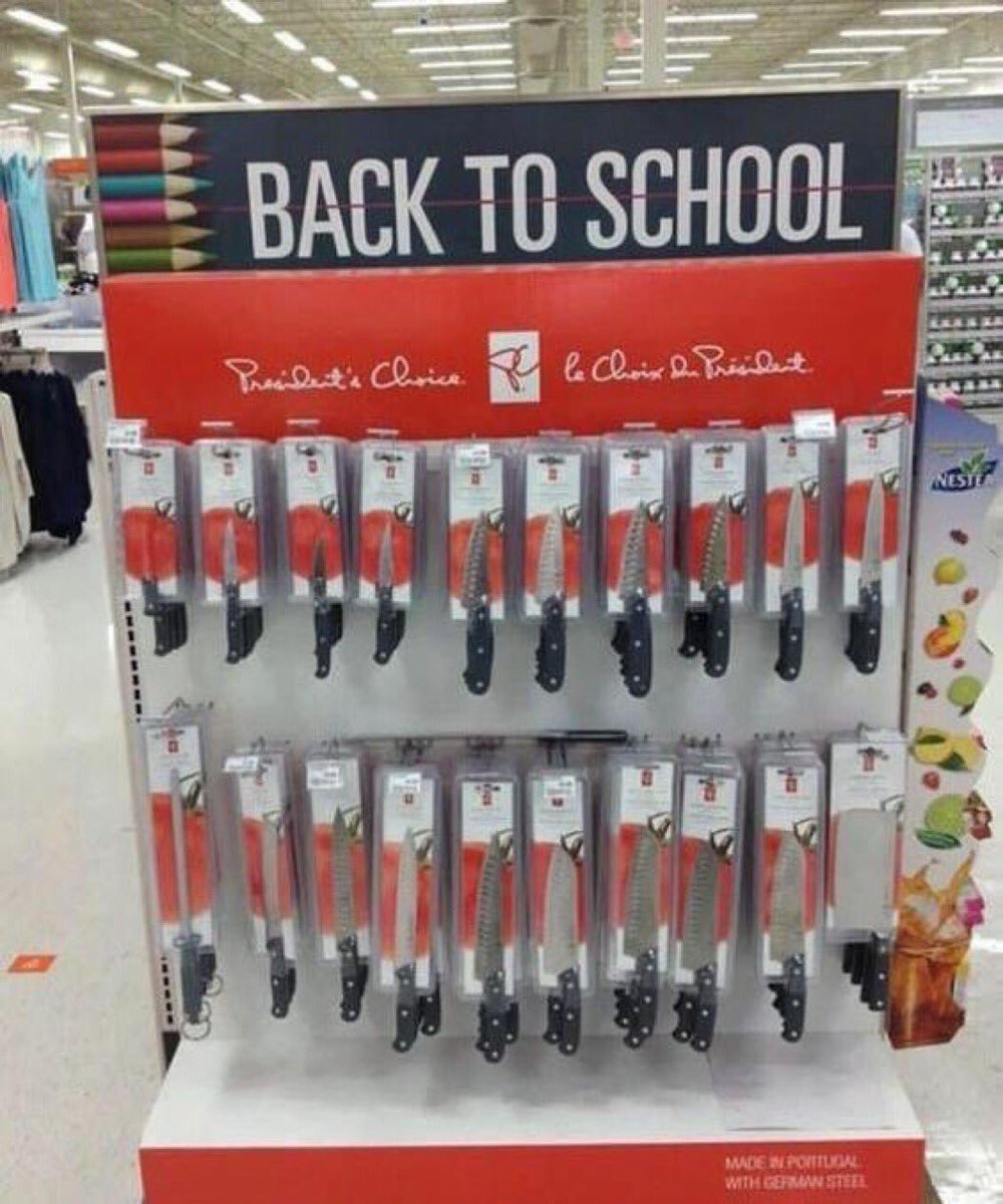 YouHadOneJ0B's tweet image. Rough neighborhood.