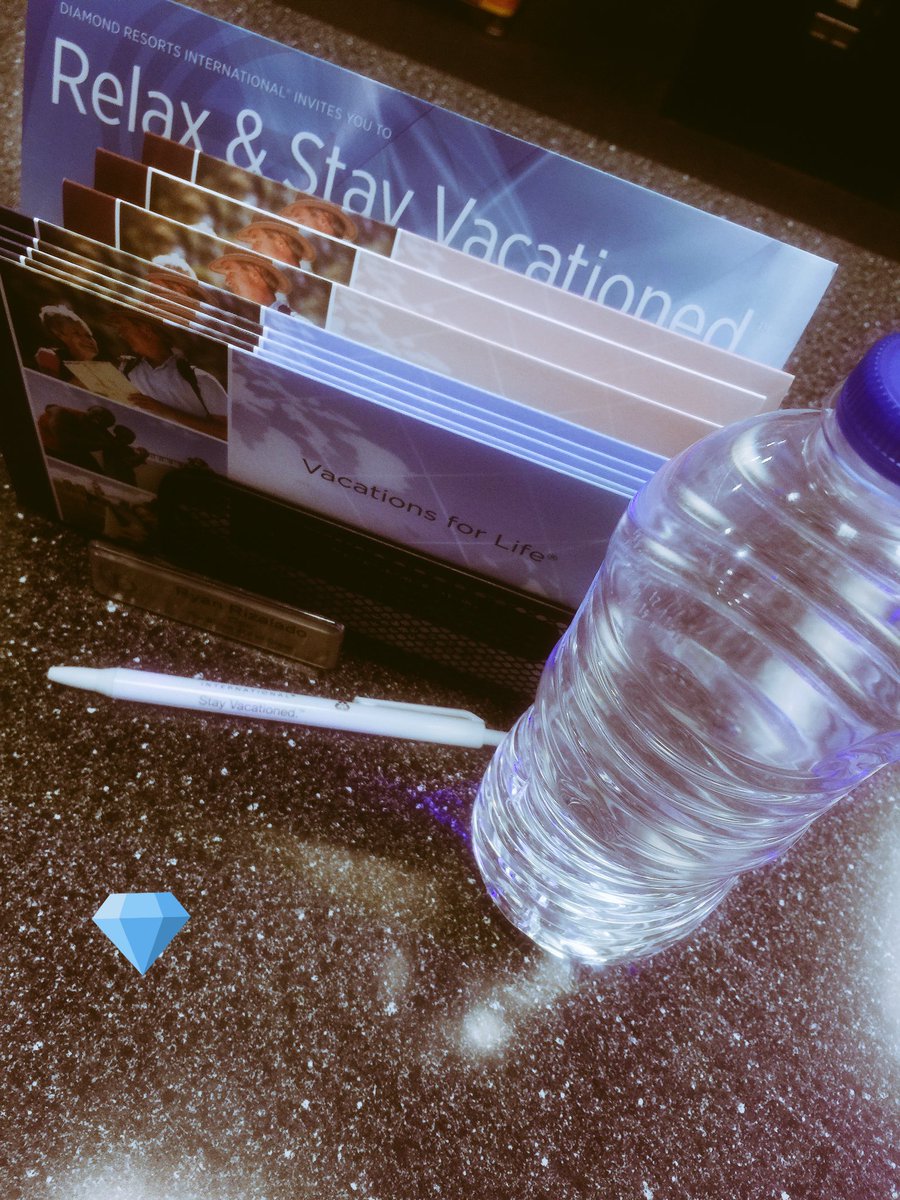 RyanRizalado's tweet photo. Clocked in βοΈ InvitesβοΈ Name Tag βοΈ Water βοΈ ... let's see what Santa π
π»has in store for me this Christmas Eve. #DRI #SuitesAtFallcreek #NoOneHasItBetterThanUs #StayVacationed @BransonDRIopcs #FiveToStayAlive #StayBooking #MerryChristmas #GoalDigger πππππ https://t.co/14fpG0yFgo