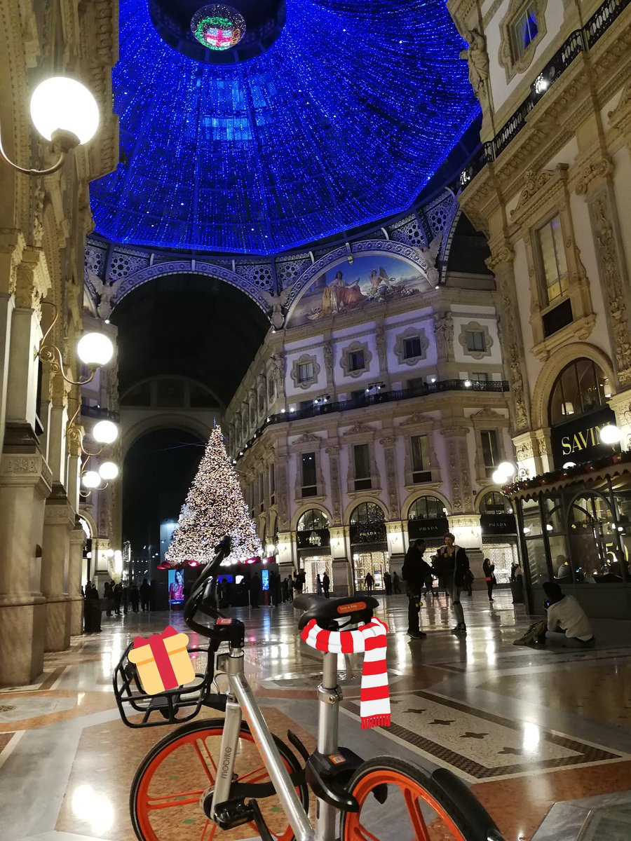 marco_unimib's tweet photo. From the heart of Milan: "I want to ride #mobike cycle!" #MobikeSanta https://t.co/bFk53W9G4W