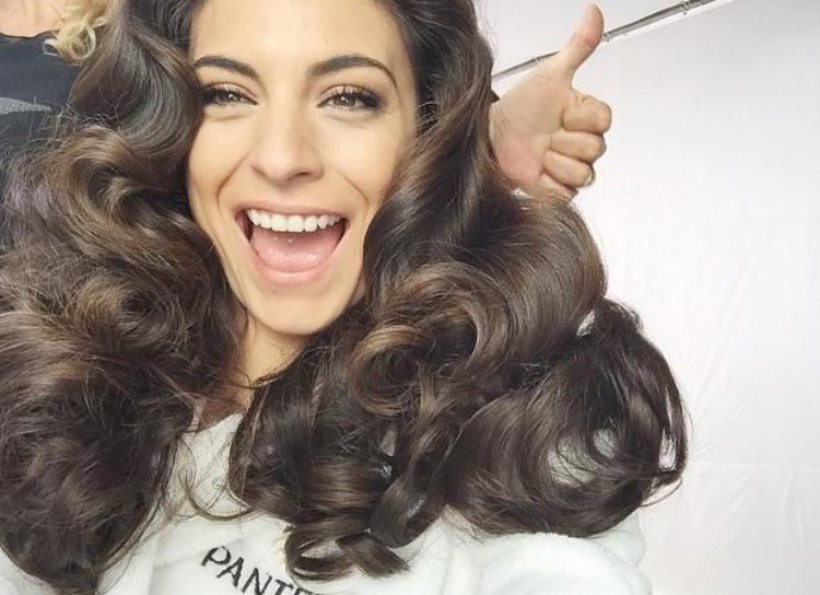 anabela107's tweet photo. Feliz cumpleaños hermosa @anabreco,que seas muy feliz en tu vida y mucho exito en tu carrera...y siempre que tienes esta sonrisa besos desde Macedonia 🇲🇰 ���🎊💋🎈♥️ https://t.co/GgbwRwxNZ3