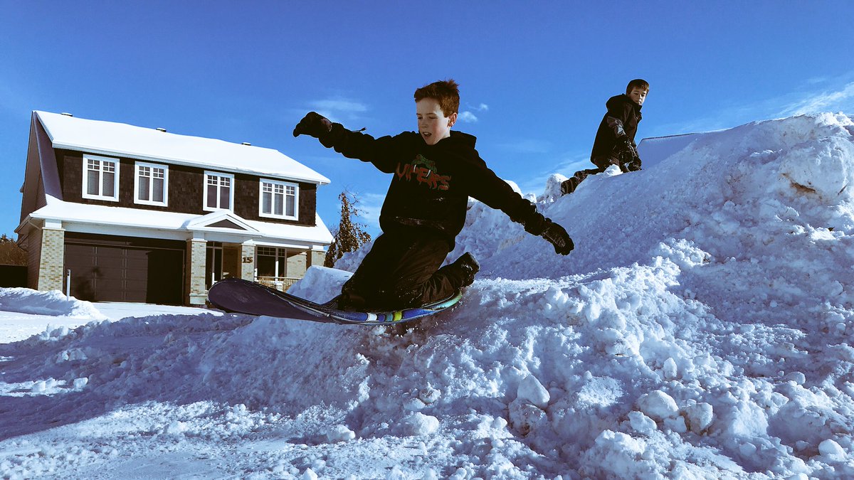tdbudrow's tweet photo. #gratefulfor @ottawacity awesome job on Mt Marwood this morning! Nothing better than making life memories on #ChristmasEve https://t.co/QvE5OW000H